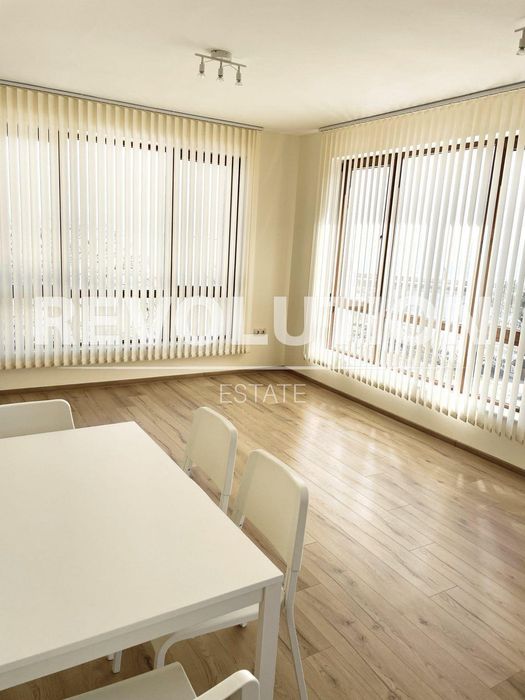 Дава се под наем Тристаен апартамент в Варна, Аспарухово - 110 кв.м за 900 € - Снимка #1