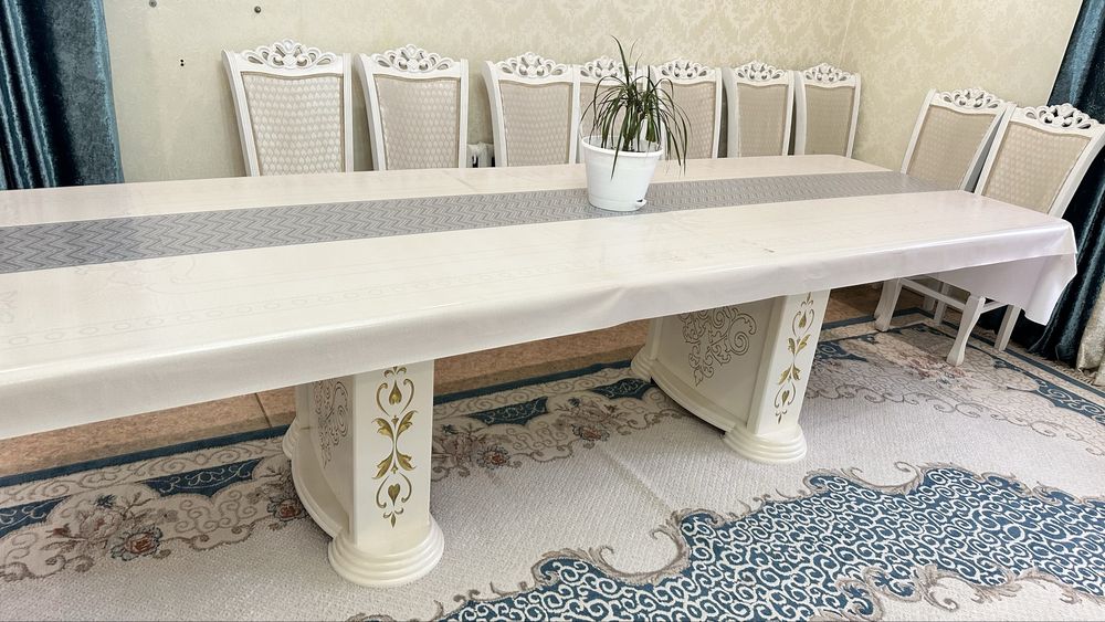 Продается стол со стульями