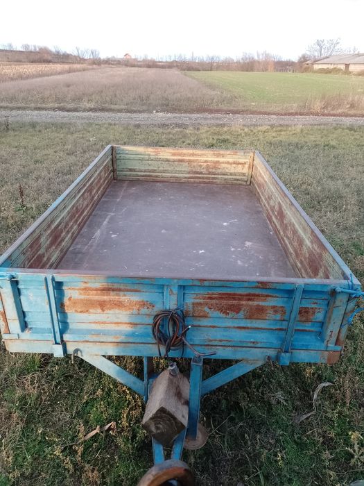 Remorca auto 750 kg și tractor