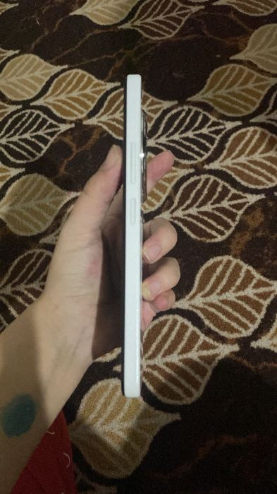 в продажу смартфон