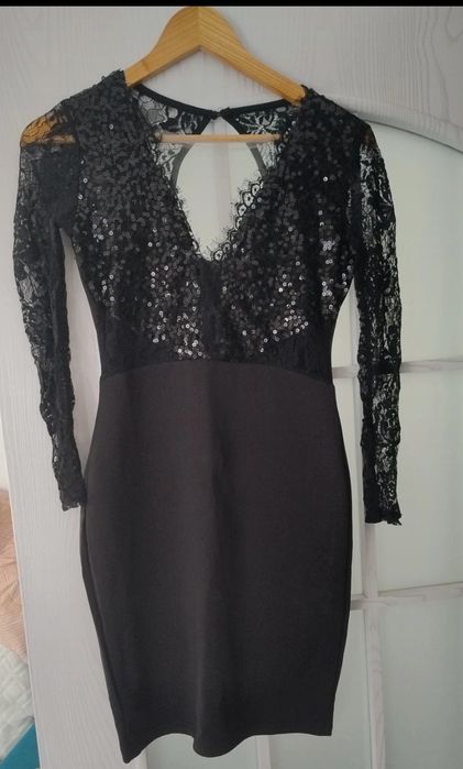 Rochie de seara cu dantelă și paiete