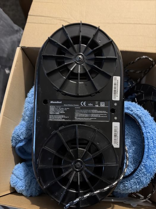 Robot spalat geamuri