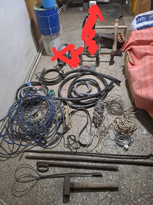 Корпус от распредкоробки, электросчетчик