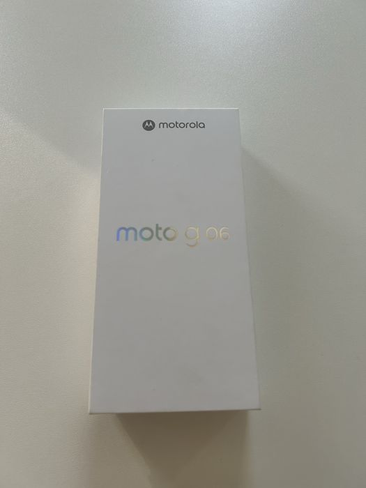 Vand telefon nou sigilat motorola g06 256 GB, 4GB RAM, pantone tapestry color