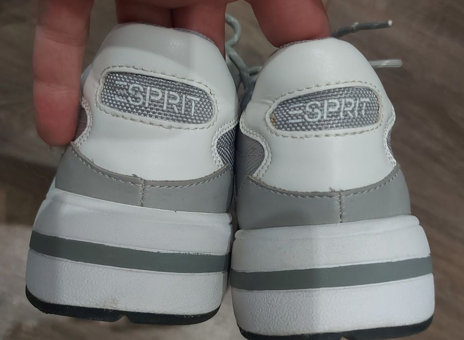 Боти и спортни обувки