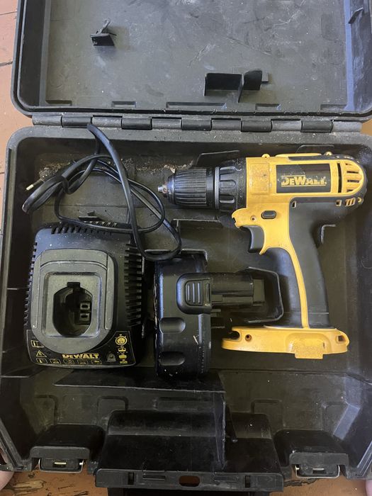 Продам шуруповерт деволт