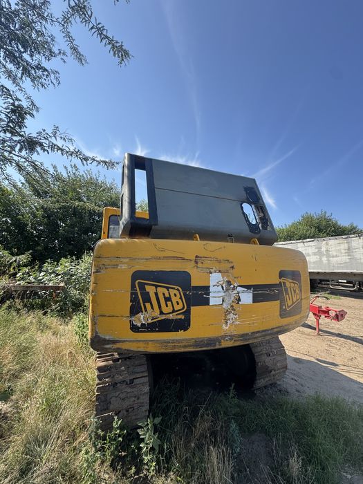 Excavator jcb220Lc