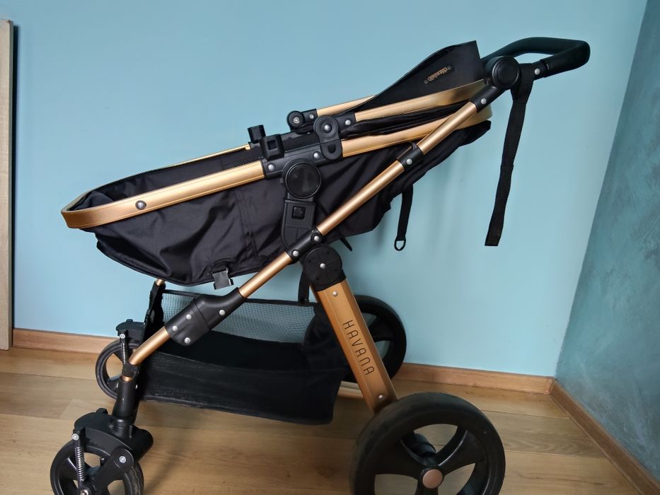 Vând cărucior 3in1 chipolino!