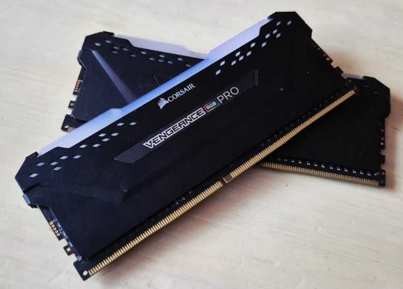 Vand/-Memorie Corsair VENGEANCE RGB PRO 16GB,DDR4,2666MHz,CL16,Kit.