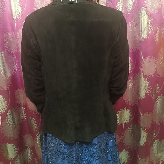 Продается пиджак из замши