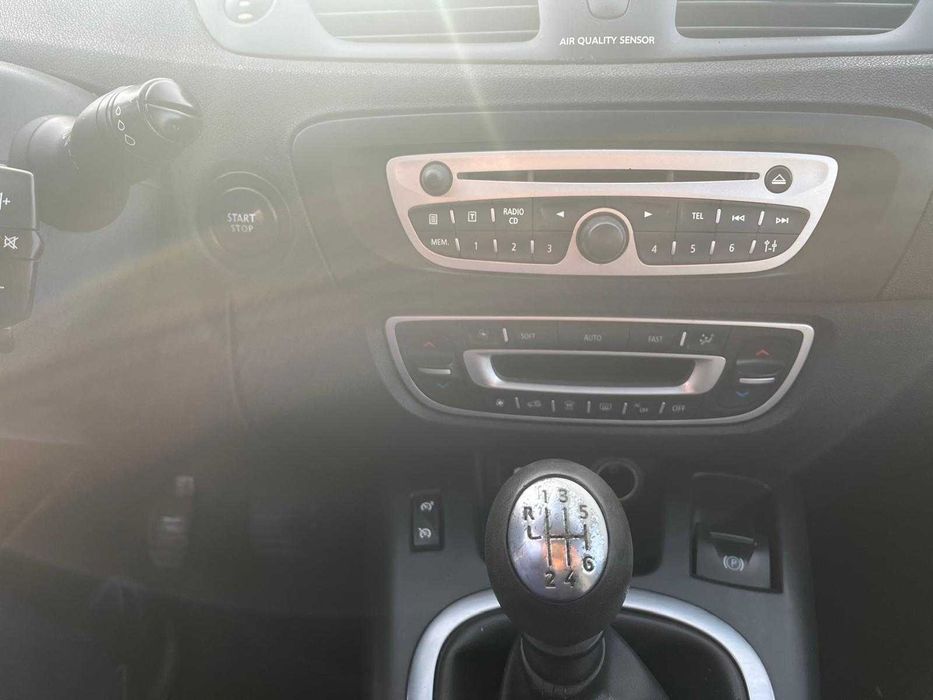 Renault Scenic 7 locuri, 2011, gri