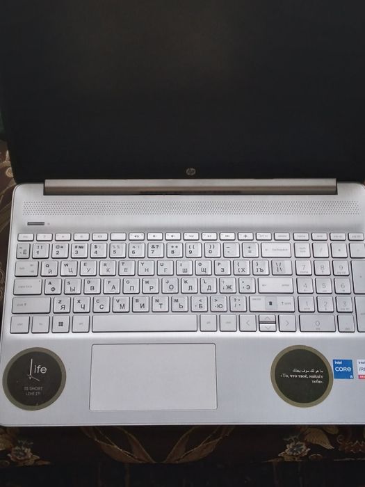 HP 15s i5 11-avlod noutbook- zõr holatda.