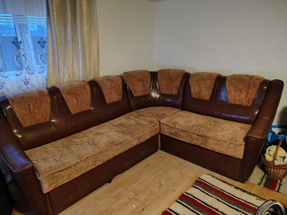 Colțar de vânzare,2000 lei negociabil,