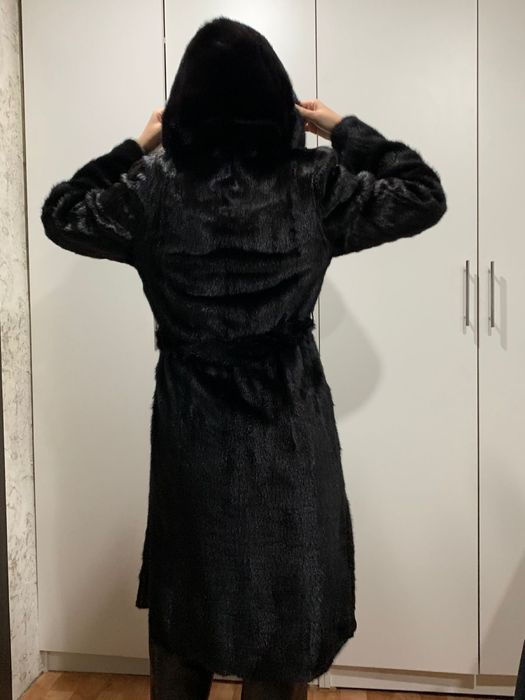 Продам шубу женскую