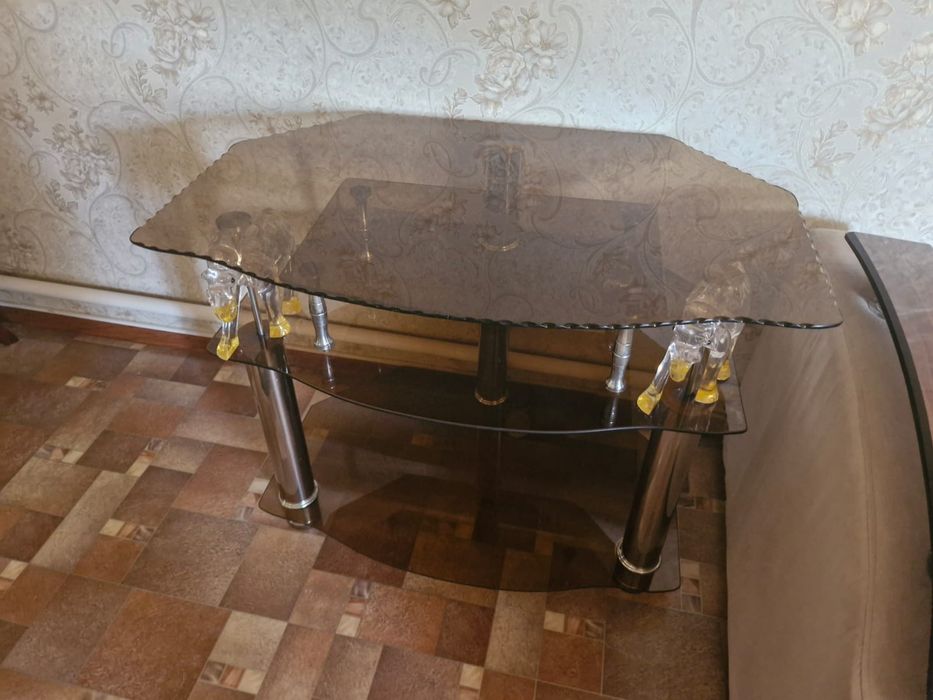 Стеклянная подставка