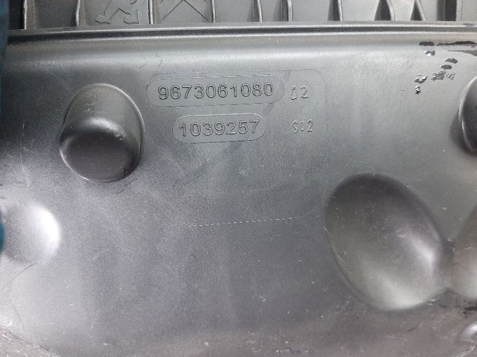 carcasa filtru aer 1.6 hdi  peugeot 206 207 208 2008 citroen c3  9673061080