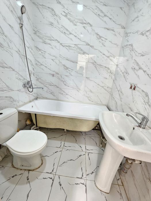 Срочно продаётся квартира  Янгиихает Янги Дархон 1.  2хона