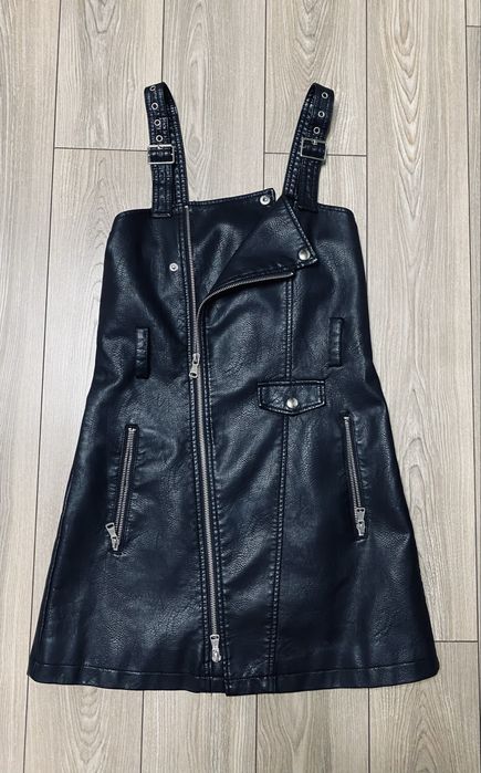 Продам стильный черный кожанный сарафан