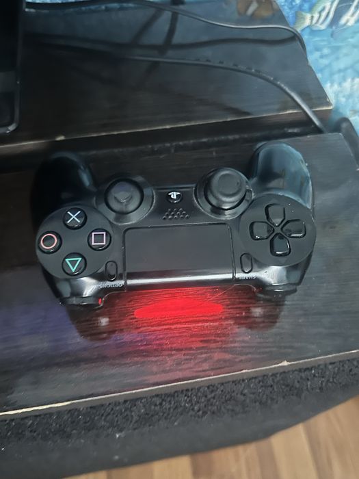Продам приставку ps4 fat
