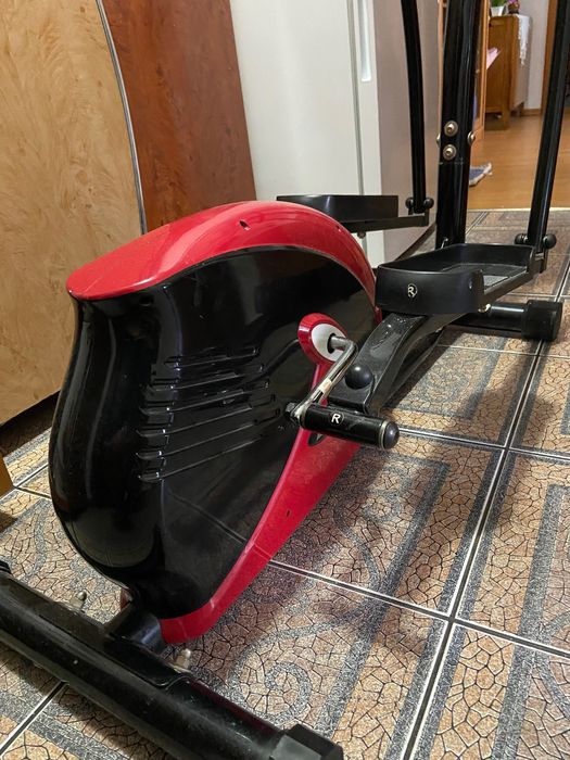 Bicicletă eliptică