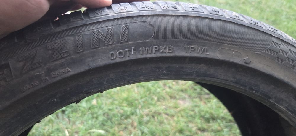 Vand  1 de iarna 225/40 R18  Mazzini