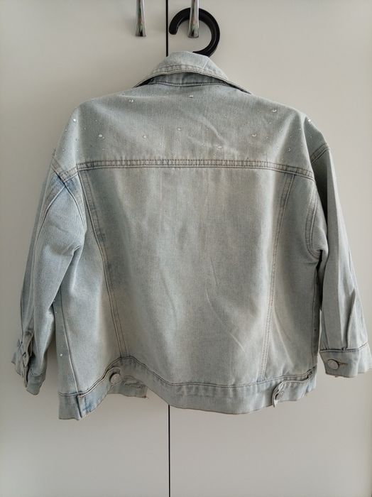 Продам джинсовую куртку для девочки