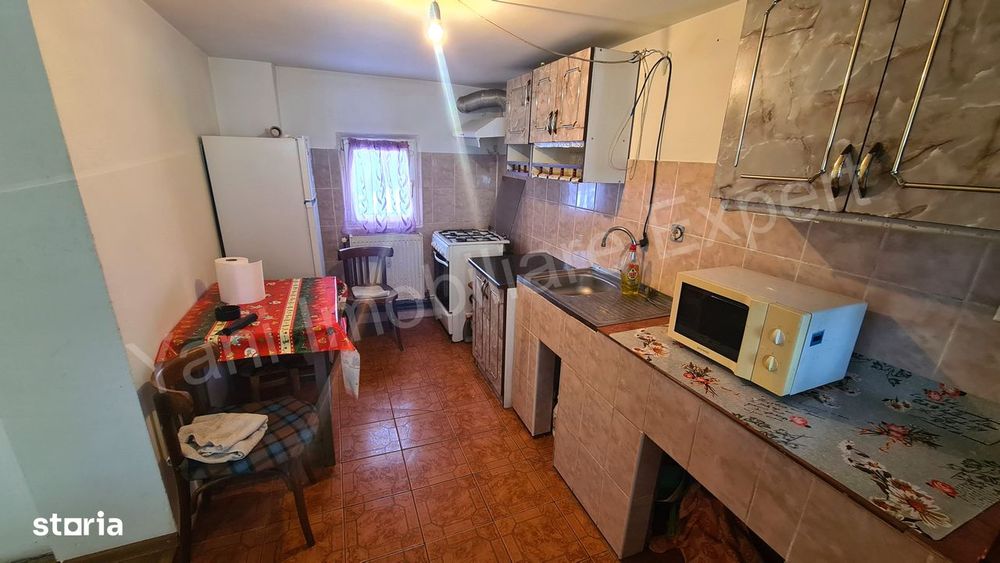 Casă de vânzare în comuna Valea Iașului, județ Argeș.