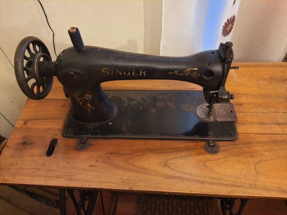 Masina de cusut Singer