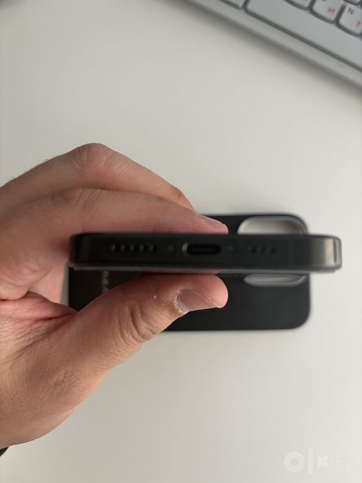 Iphone 16 pro black