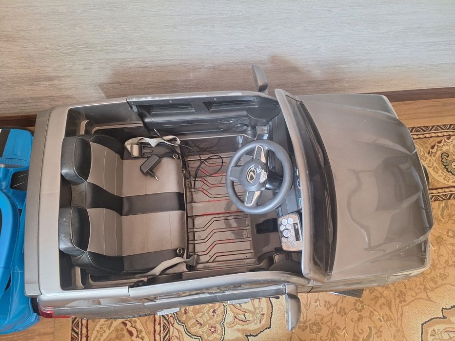 Детская машина с пультом