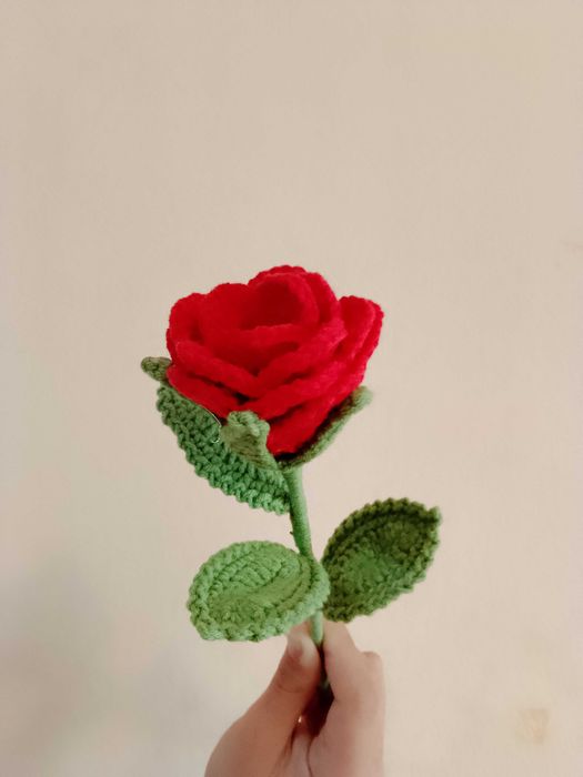 Изработка на плетени цветя и дребни аксесоари!