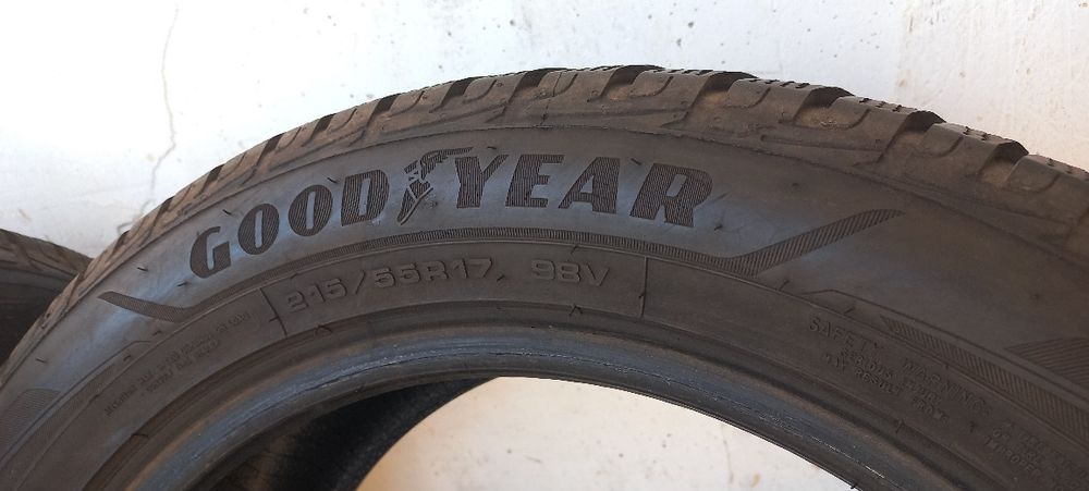 215 55 17 Зимни гуми  Goodyear Дот22
