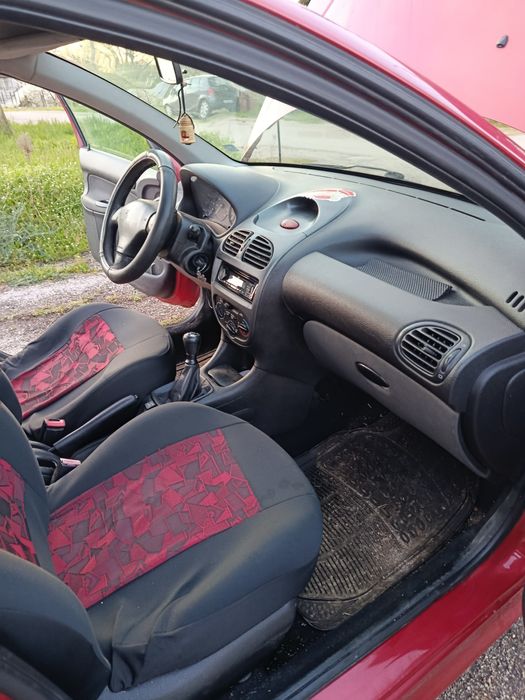 Пежо 206  1,4 /75  2006г.