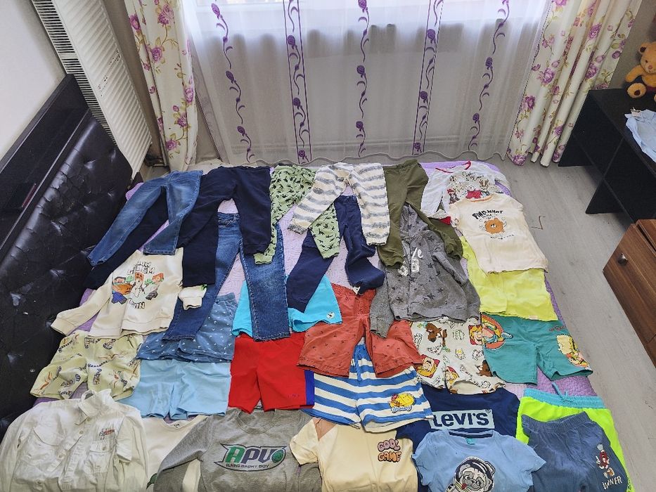 Vând Lot Haine Copii 7 - 9 Ani