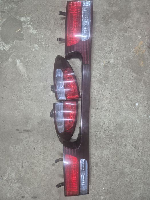 Продам заднию оптику в комплекте