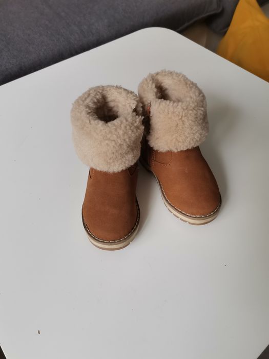 Cizmulițe tip ugg Zara, mărimea 19