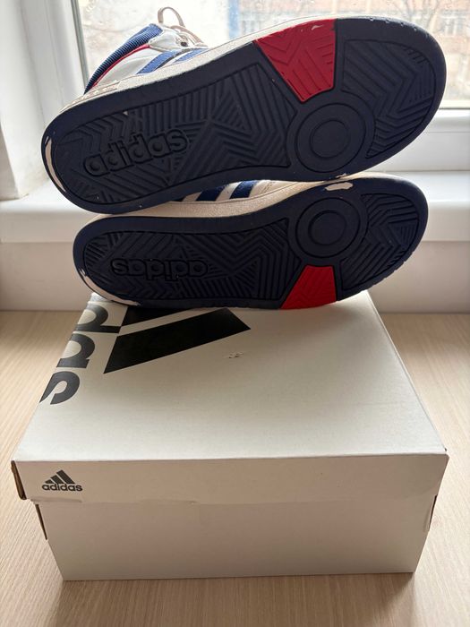 Продавам маратонки Adidas