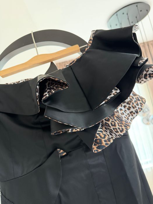 Официална рокля