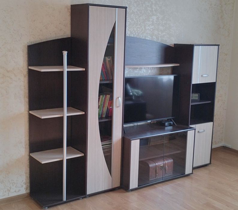 De vânzare Biblioteca Bella wenge+ferrara
Dimensi