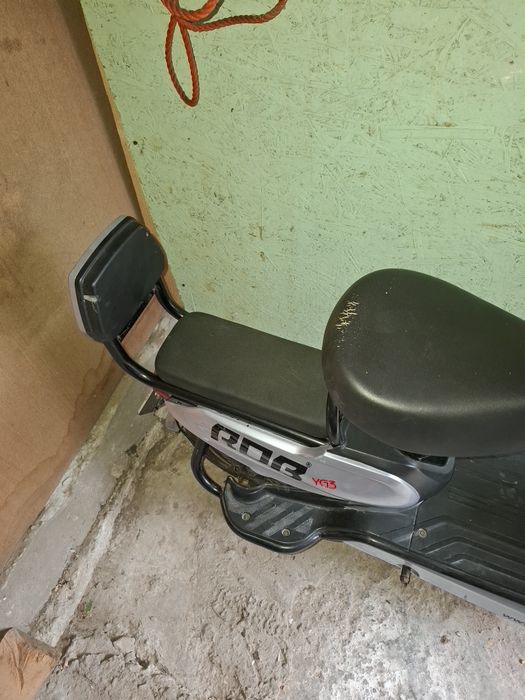 Scuter rdb YG3 ( se pot vinde si bateriile separat) pretul este negociabil
