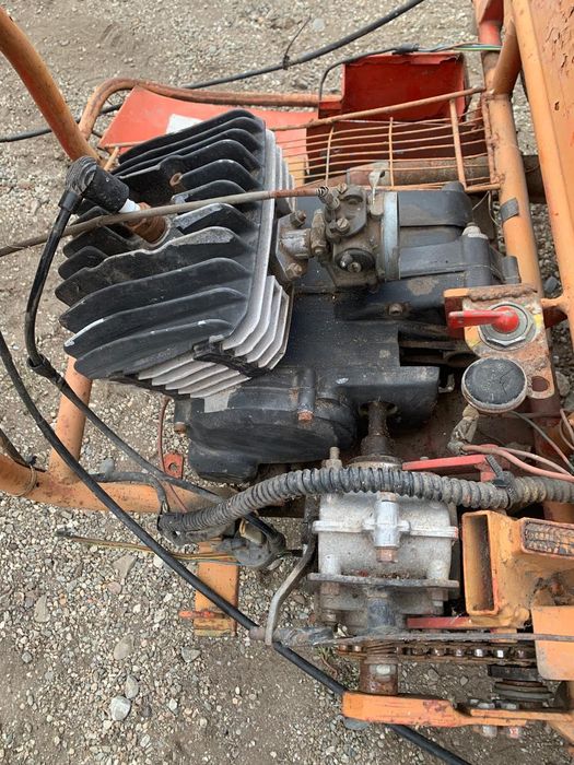 triciclu  pe benzina si electric