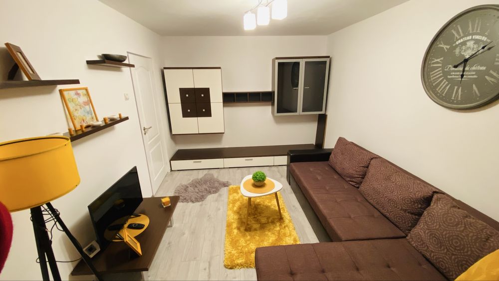 Inchiriez garsoniera Petrosani-Centru