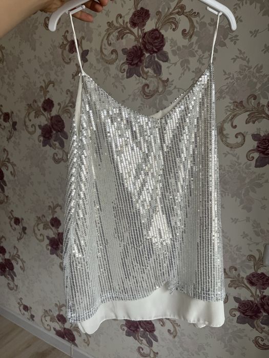 Вечерняя майка которую можно носить с пиджаком и без