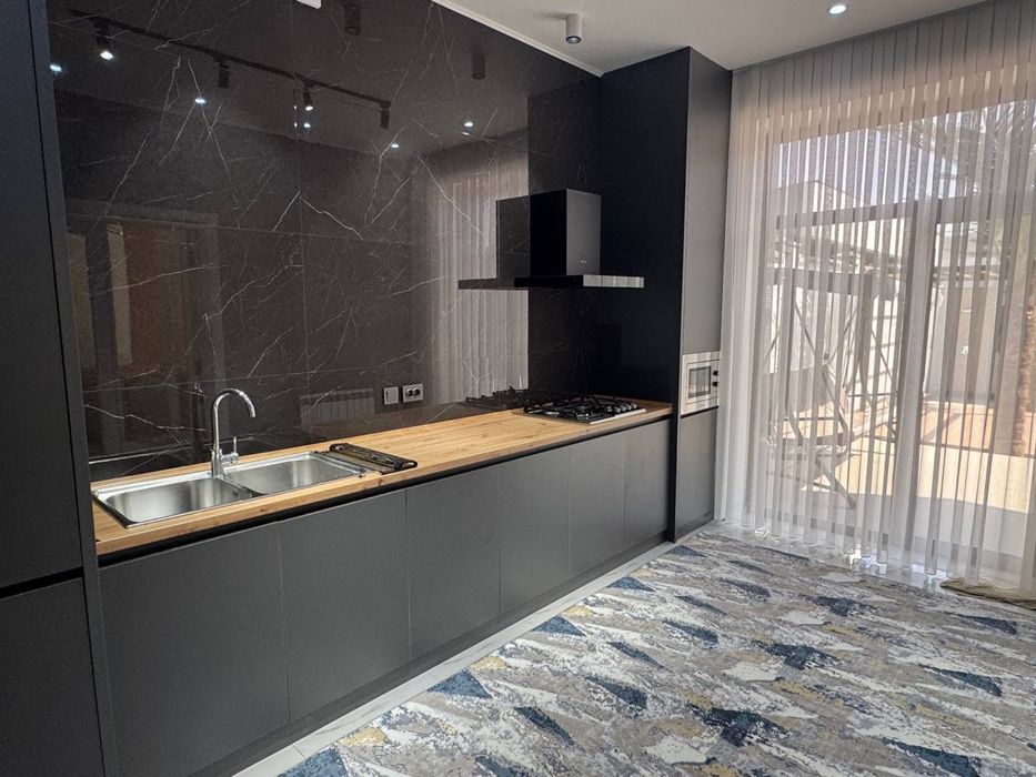 Бостанлыкский 4 комнат/6 соток/300м2