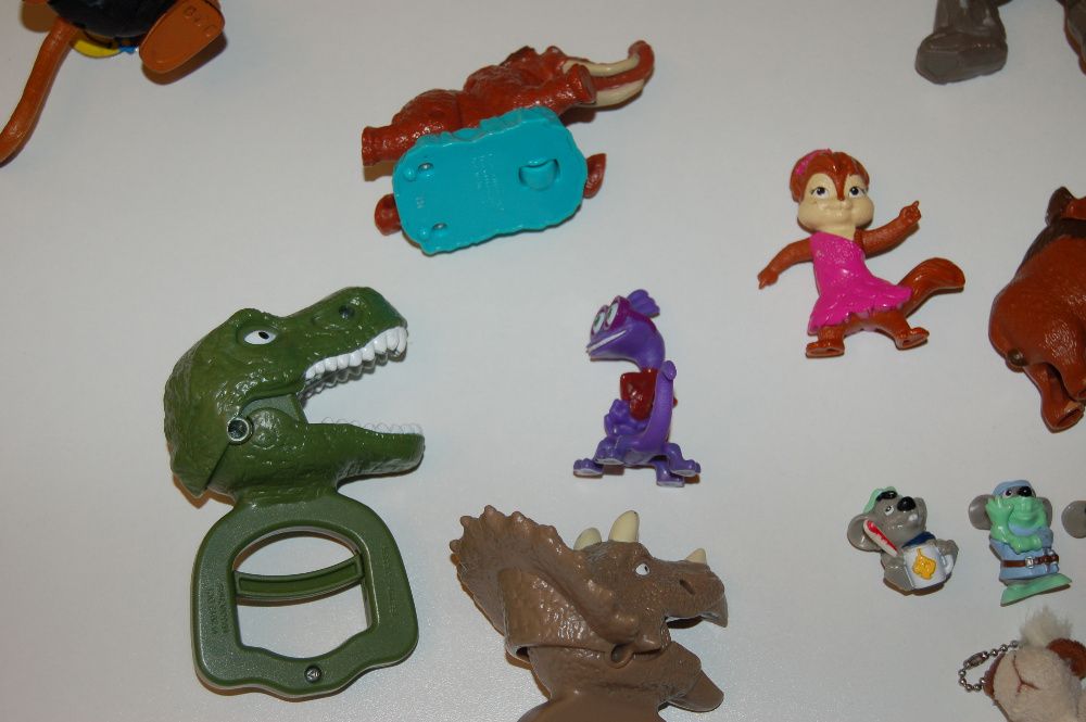 Lot 23 jucarii Mc Donald si ou Kinder