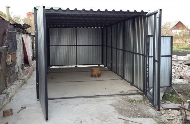 Executam garaje orice model