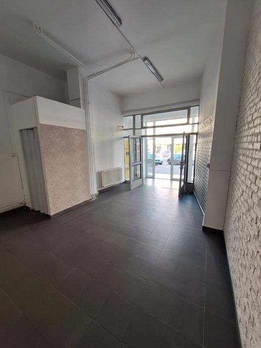 Închiriez spațiu comercial Mioveni