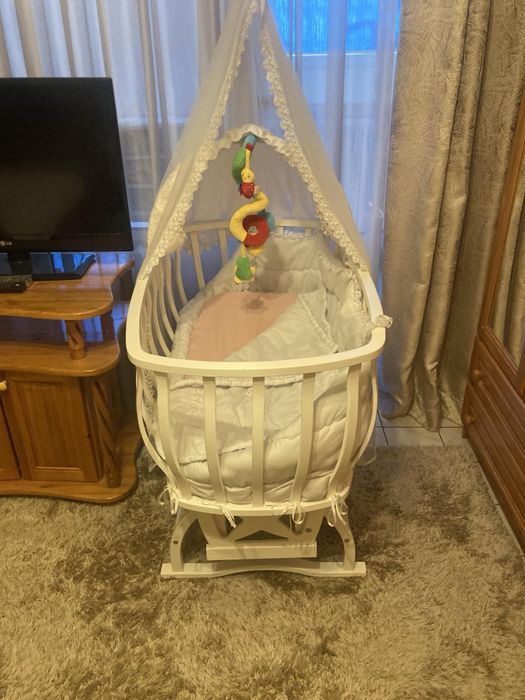 Дьрвено бебешко кошара