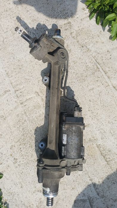 Vând caseta de direcție BMW f30, f 31