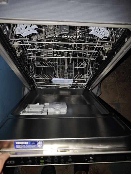 Встраиваемая посудомоечная машина